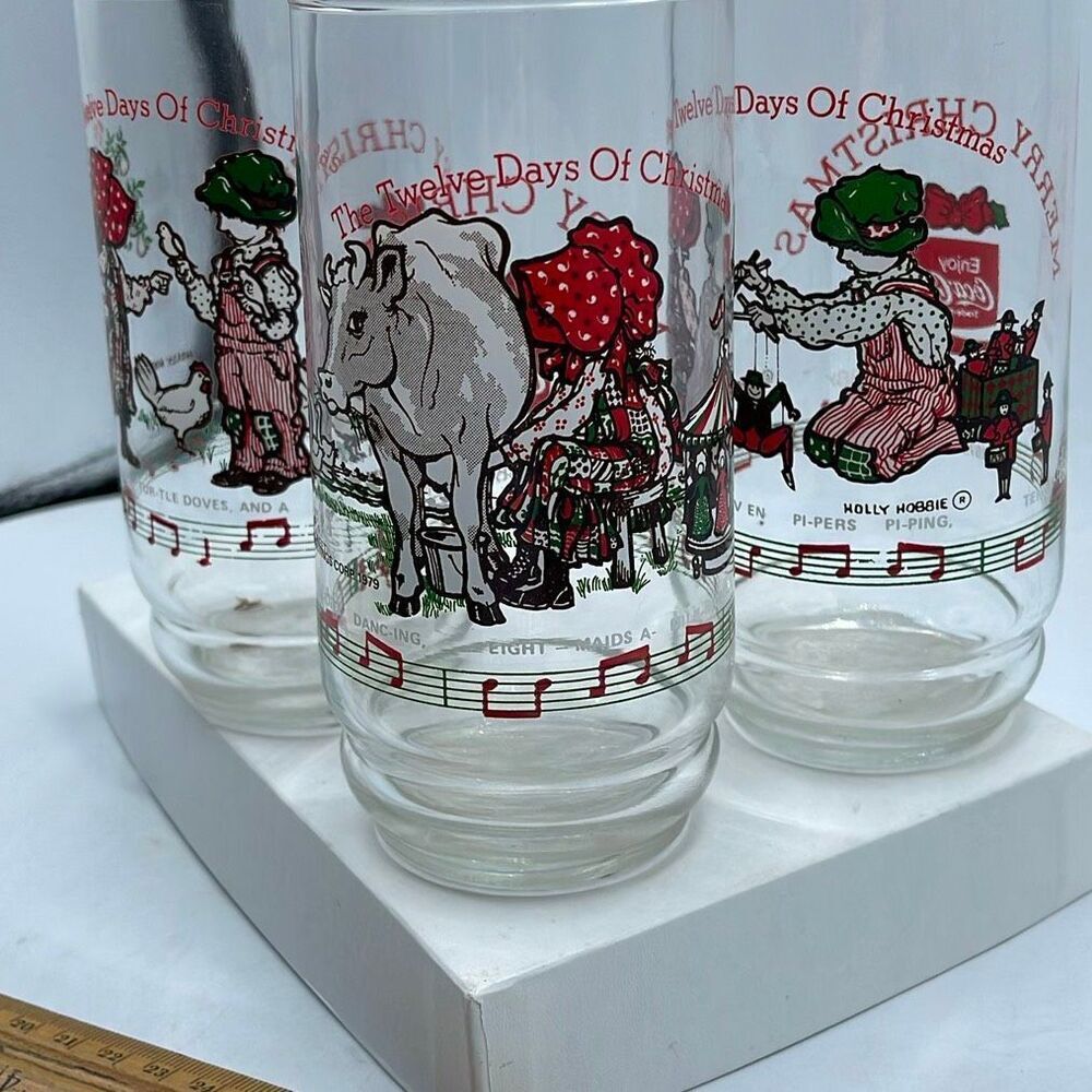 1979 set of 3 Holly Hobbie Coca-cola 12 days of Christmas glasses.